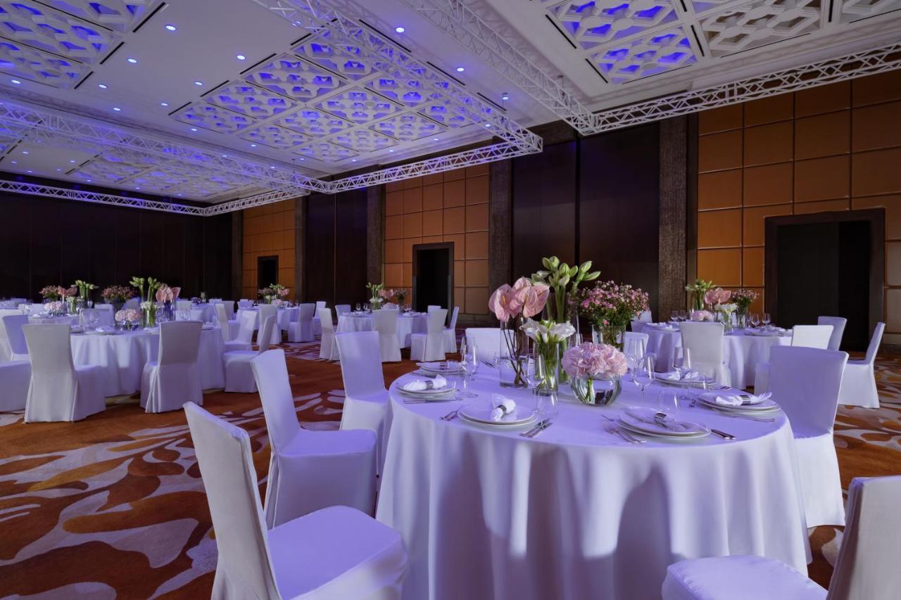 The Ritz-Carlton, Almaty Hotel Kültér fotó